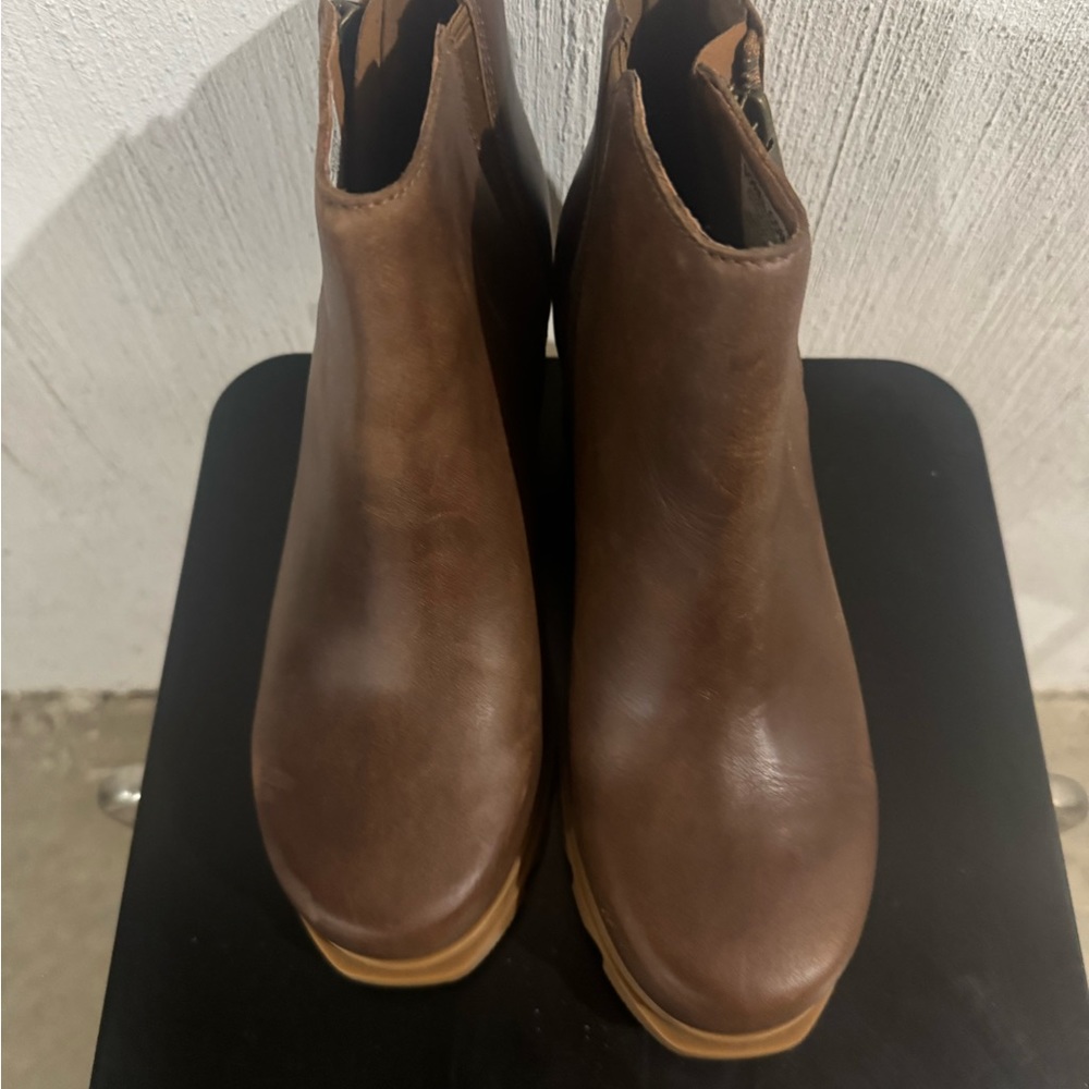 Sorel Brown Ankle Boots - Picture 5 of 12